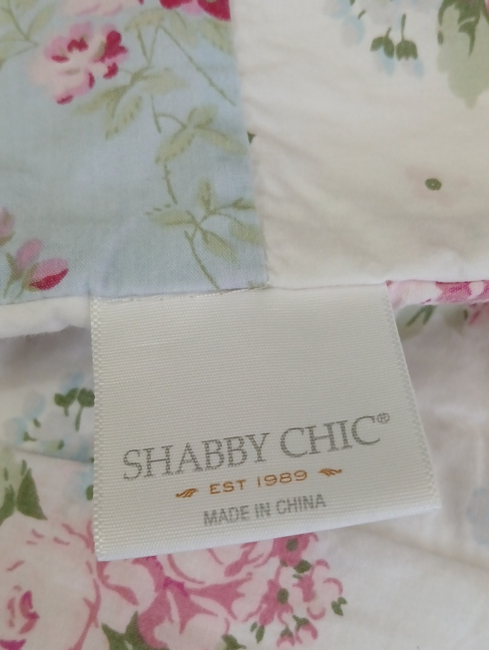 Shabby Chic Brand Quilt - Picture 2 of 13